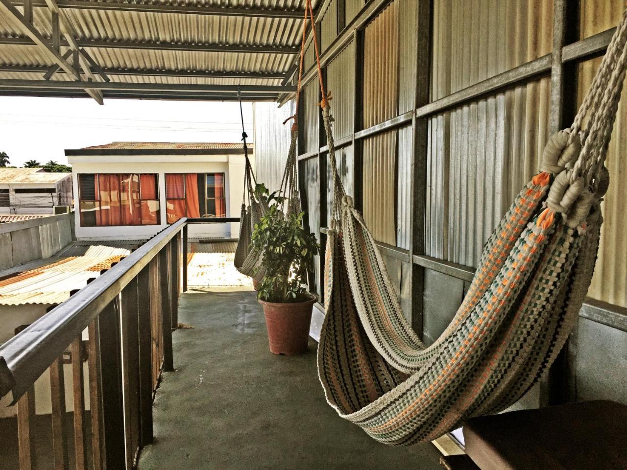 Hostel Trotamundos Alajuela Exterior photo